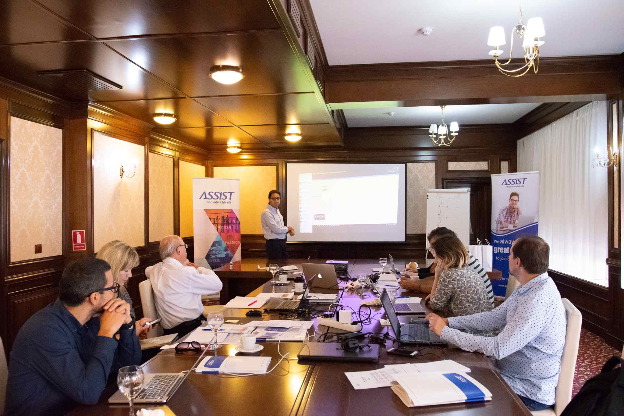 At this meeting was discussed the next steps that should be followed in the project, highlighting the commercialization and licensing matters.