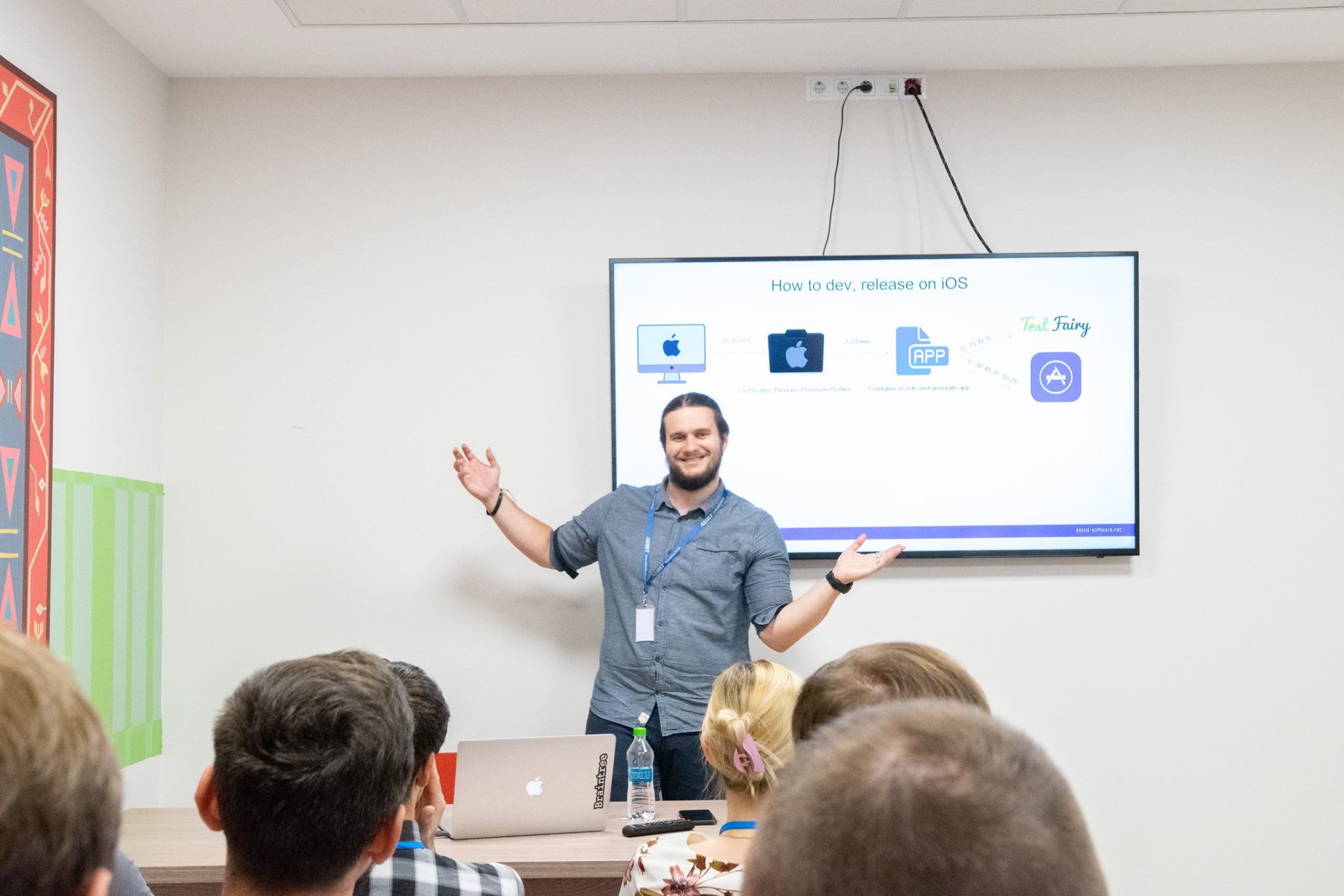 One of ASSIST Software representative, talking about mobile apps at Codecamp Chișinău 2018