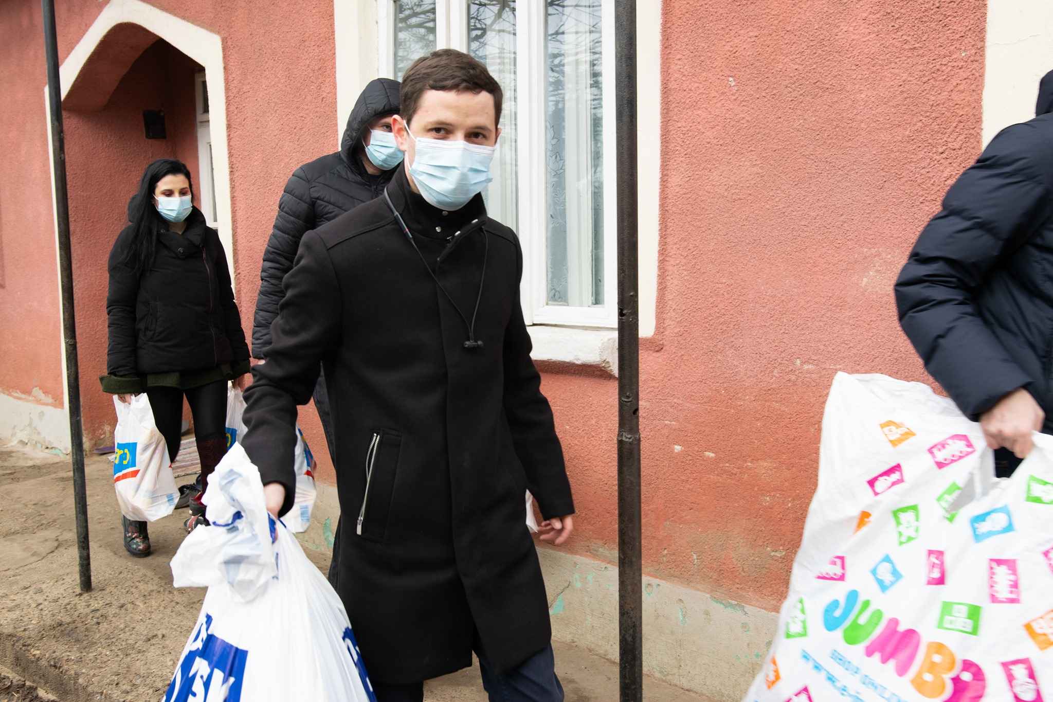 ASSIST Software offered gifts to deprived families in the rural part of Suceava