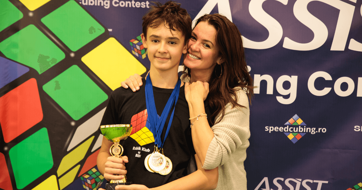 Rubik's Cube enthusiasts from Romania competed in the ASSIST Cubing Contest - ASSIST Software - Suceava