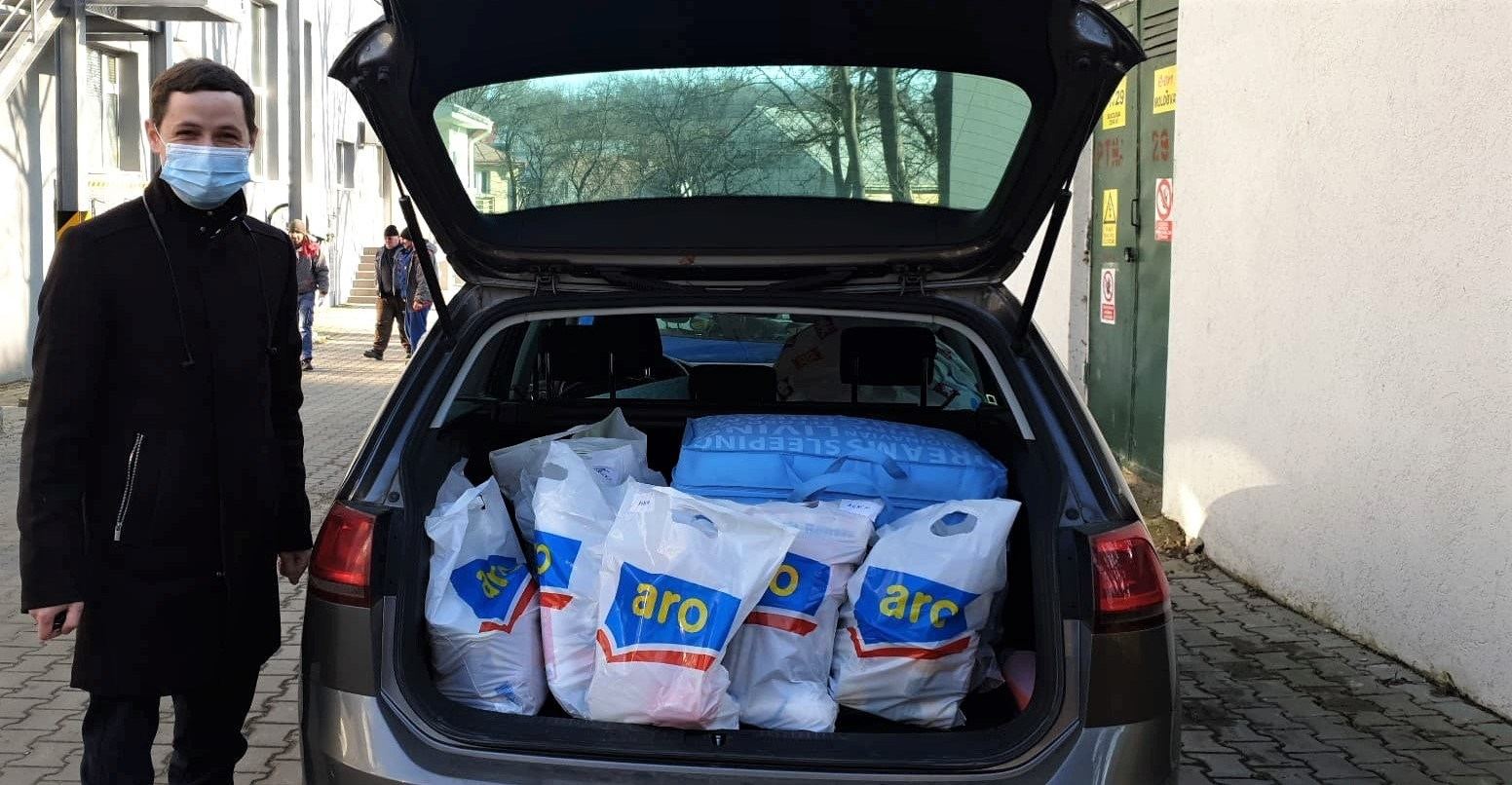 ASSIST Software donated food, clothing, household goods and hygiene products to less fortunate families